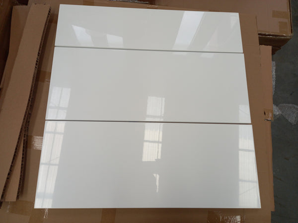 900mm Wide Plain Gloss White Drawer Front for D90-3 Drawer Cabinet