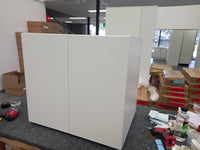 F90W 900mm sink cabinet with plain gloss white doors