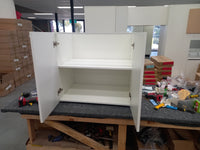 F90W 900mm sink cabinet with plain gloss white doors